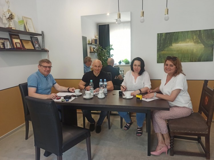 Podpisano umowę na przebudowę drogi w Garbatce-Zbyczyn