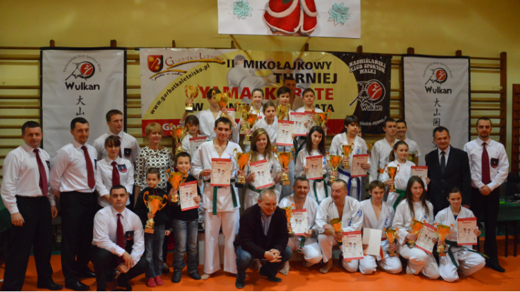 Wulkan na podium ogólnopolskiego turnieju karate